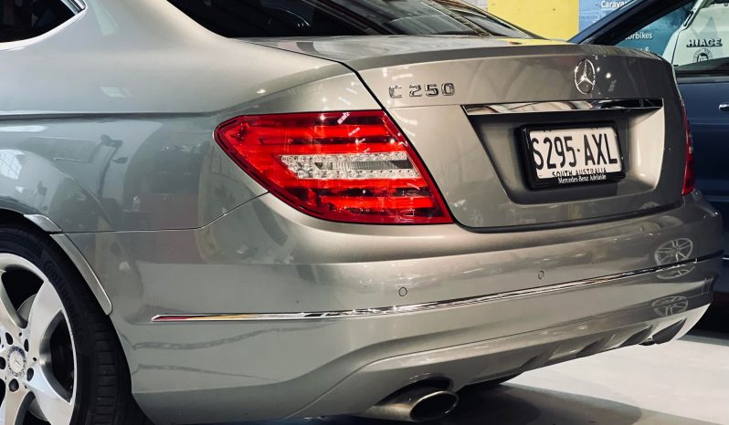 2013 Mercedes Benz C250 Coupe full