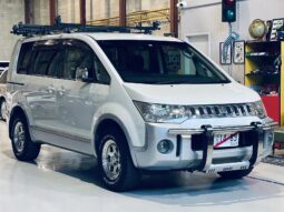 2007 Mitsubishi Delica D:5 Automatic 4WD full