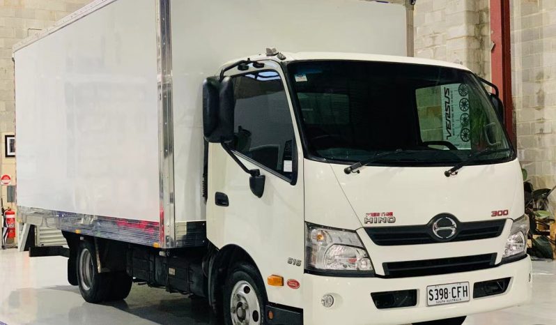 2017 Hino 300 616 Pantech with tailgate lifter full