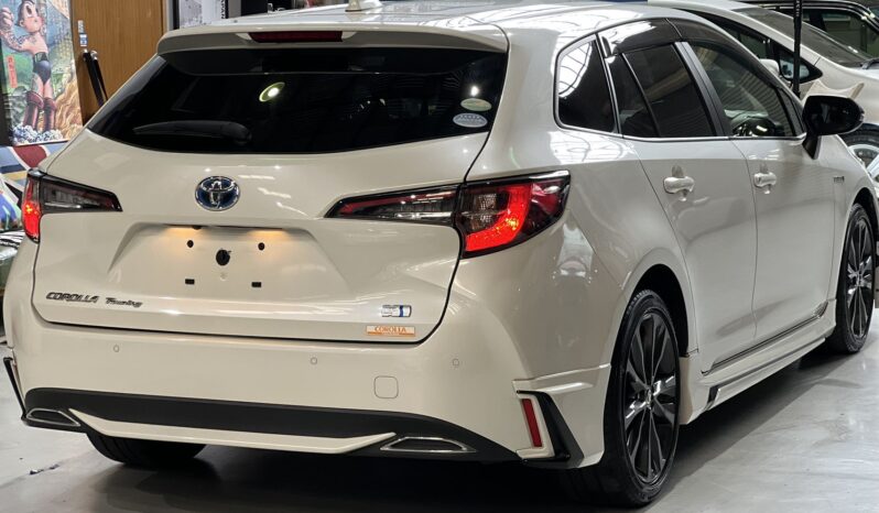 2019 Toyota Corolla Touring WxB Hybrid Wagon full