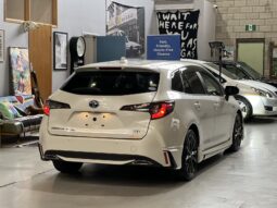 2019 Toyota Corolla Touring WxB Hybrid Wagon full