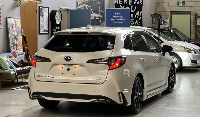 2019 Toyota Corolla Touring WxB Hybrid Wagon full