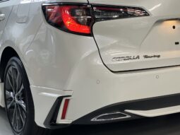 2019 Toyota Corolla Touring WxB Hybrid Wagon full