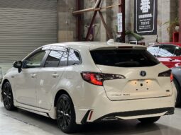 2019 Toyota Corolla Touring WxB Hybrid Wagon full