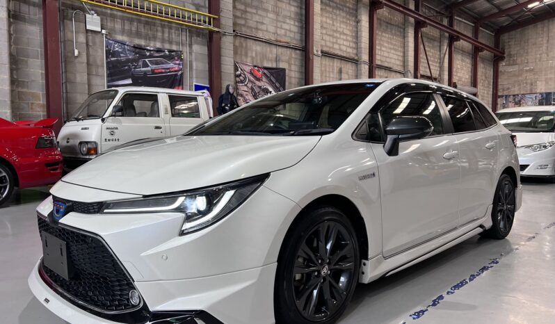 2019 Toyota Corolla Touring WxB Hybrid Wagon full