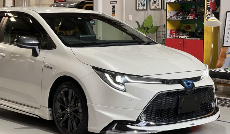 2019 Toyota Corolla Touring WxB Hybrid Wagon full