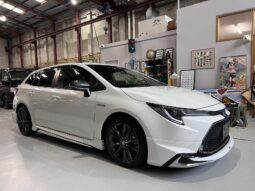 2019 Toyota Corolla Touring WxB Hybrid Wagon full