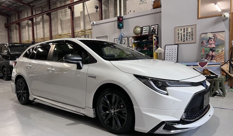 2019 Toyota Corolla Touring WxB Hybrid Wagon full