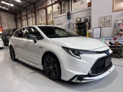 2019 Toyota Corolla Touring WxB Hybrid Wagon full