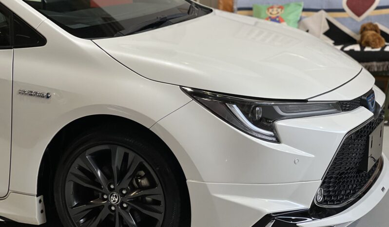 2019 Toyota Corolla Touring WxB Hybrid Wagon full