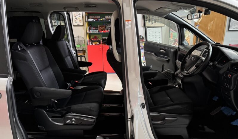 2014 TOYOTA VOXY ZS full