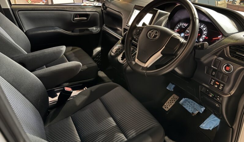 2014 TOYOTA VOXY ZS full